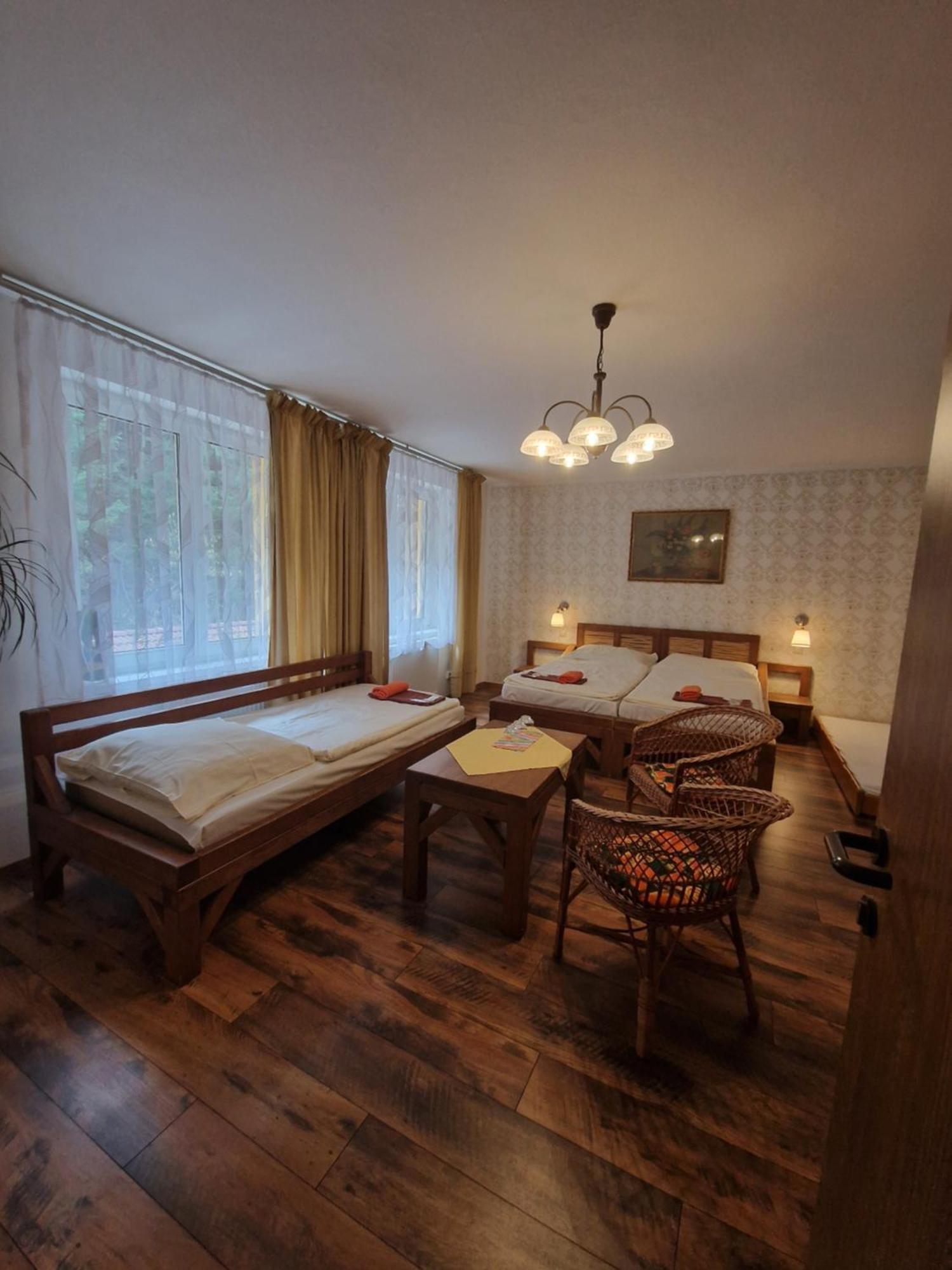 Pri Piecke Penzion A Restauracia Старе Гори Екстер'єр фото